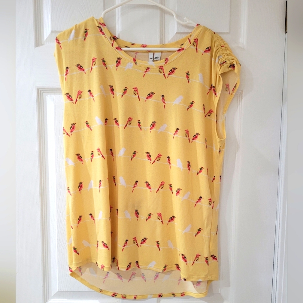 Sleeveless yellow Elle blouse